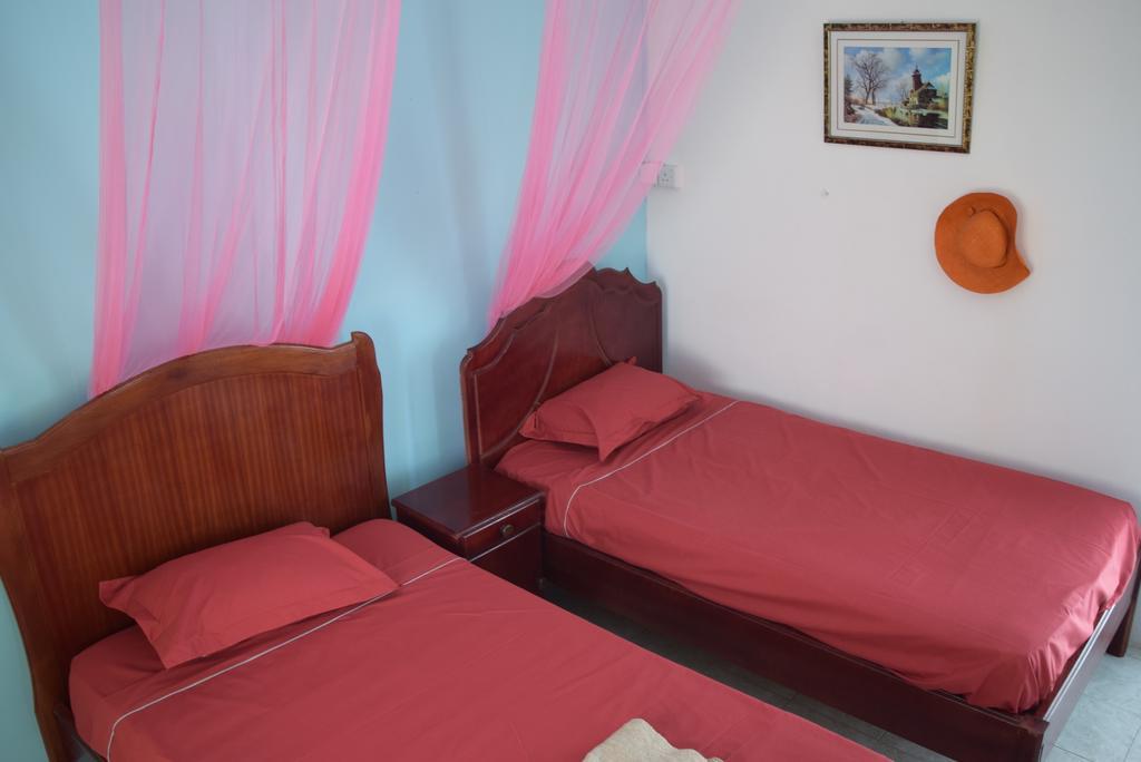 Mauri Holidays 'Budgeted Apartment' La Gaulette Pokoj fotografie