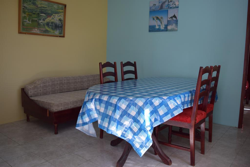 Mauri Holidays 'Budgeted Apartment' La Gaulette Pokoj fotografie