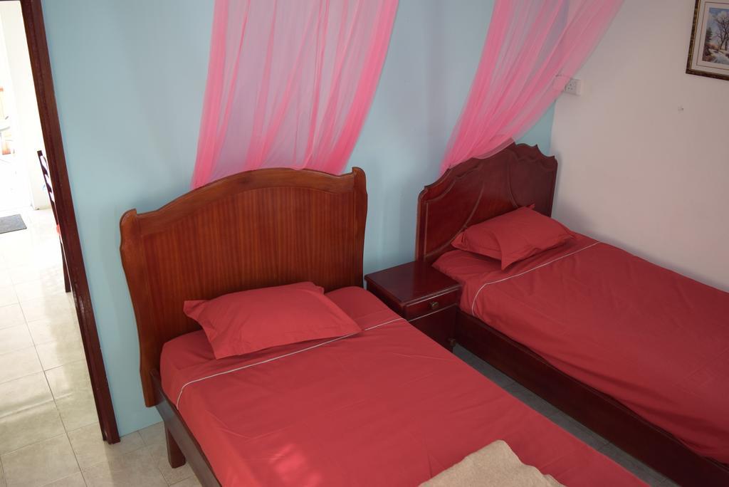 Mauri Holidays 'Budgeted Apartment' La Gaulette Pokoj fotografie