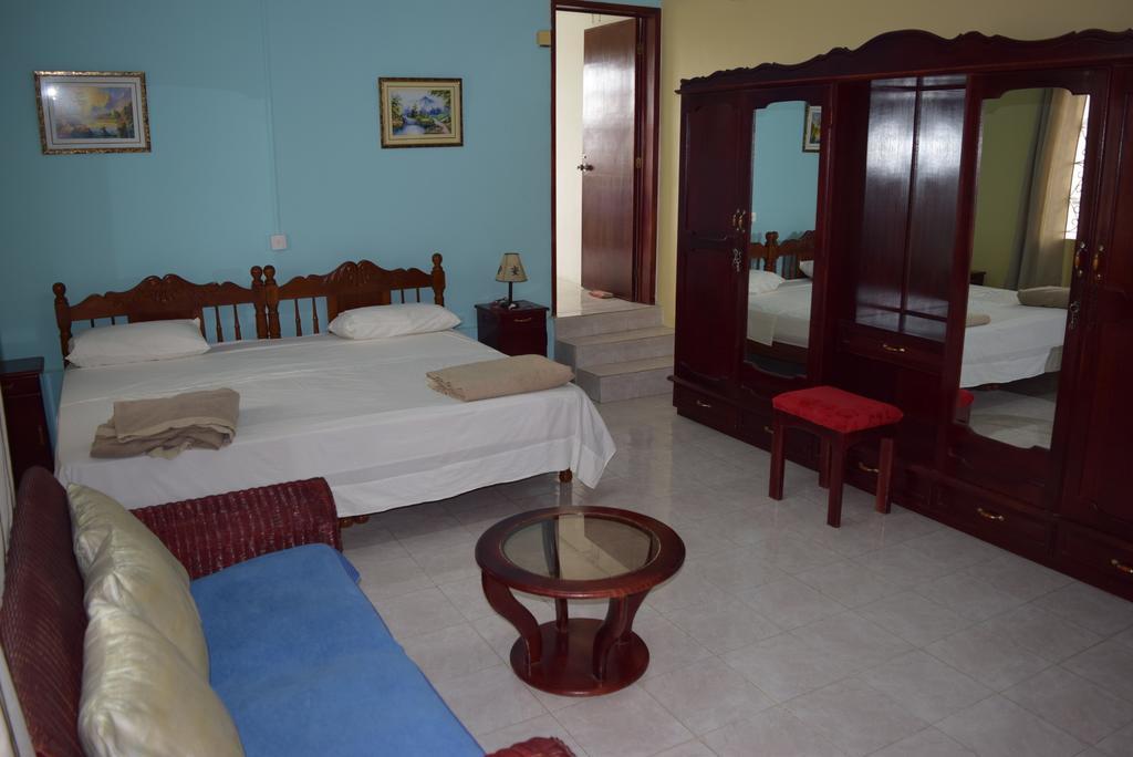 Mauri Holidays 'Budgeted Apartment' La Gaulette Pokoj fotografie